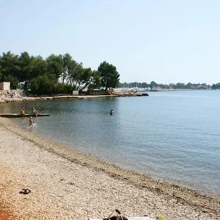 With A Parking Space Novigrad - 19678 * Karpinjan
